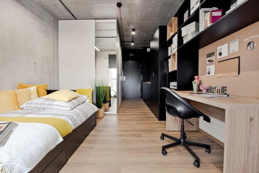 Shed Living Krakow Aparthotel Exterior foto